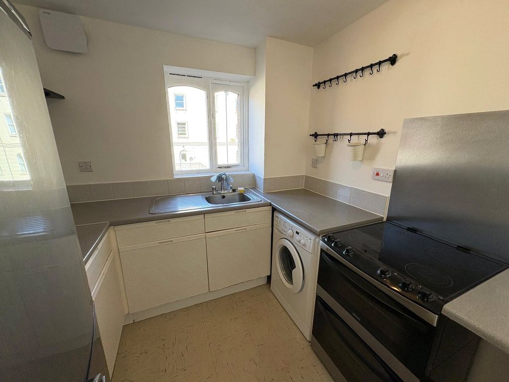 Property photo 2 of 13 Picture No. 12