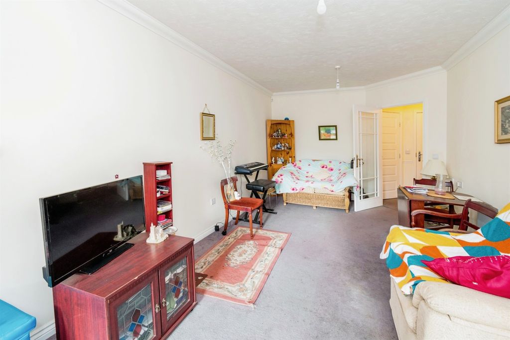 Property photo 3 of 12