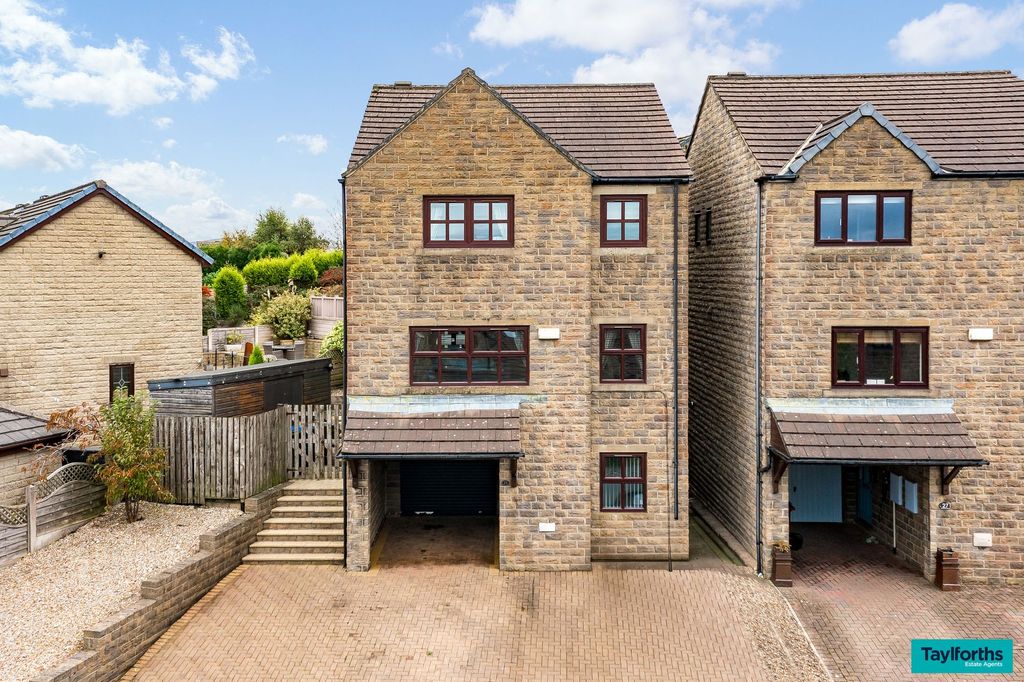 Property photo 2 of 45