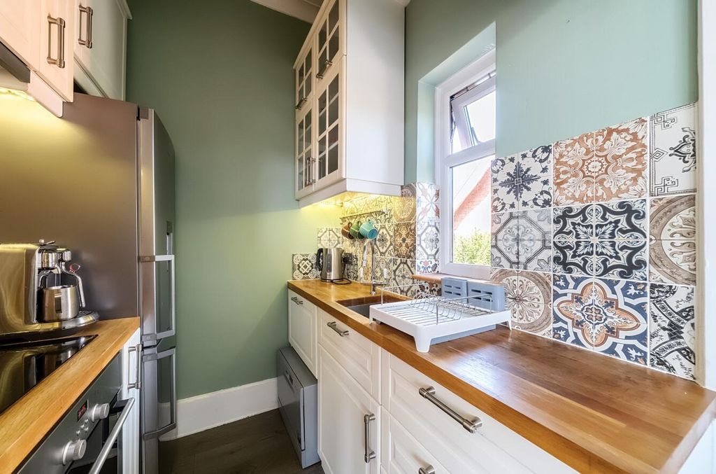 Property photo 3 of 14 1340080-10-689B5B3A451F9.Jpg