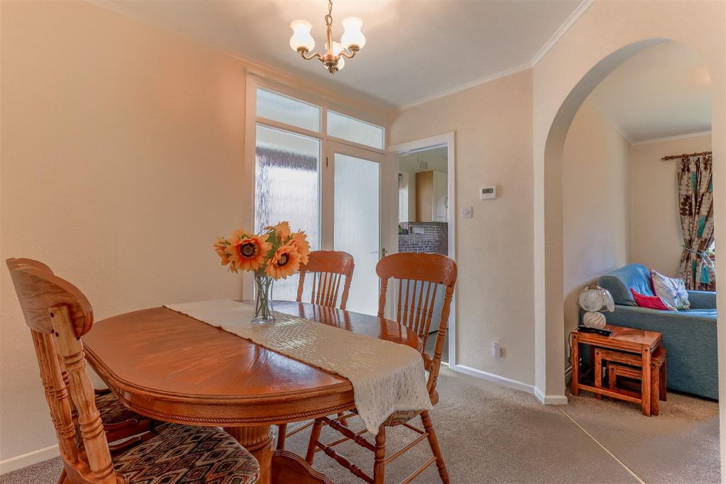 Property photo 3 of 23