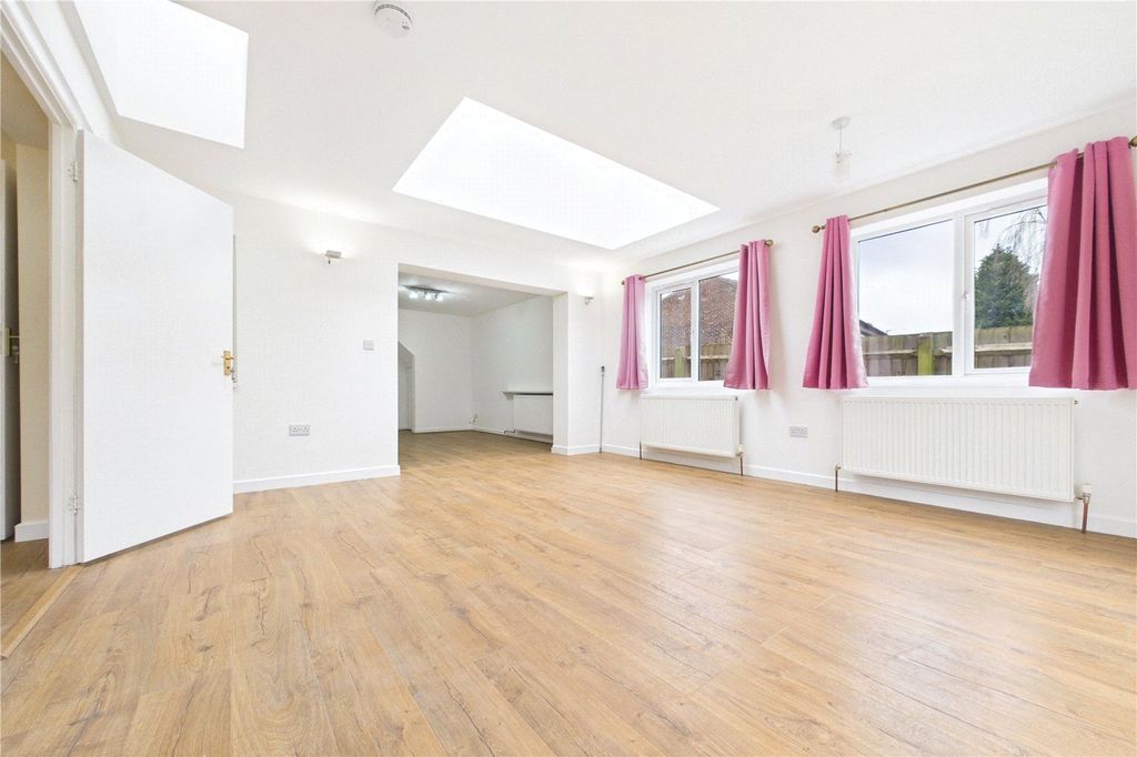 Property photo 3 of 30 Dining Area