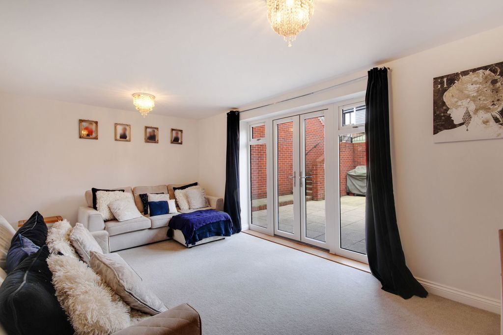 Property photo 3 of 15