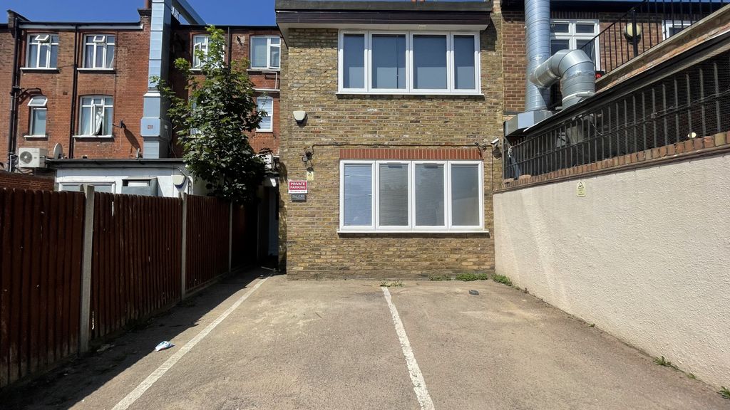 Property photo 1 of 5 Ground Floor Studio Flat