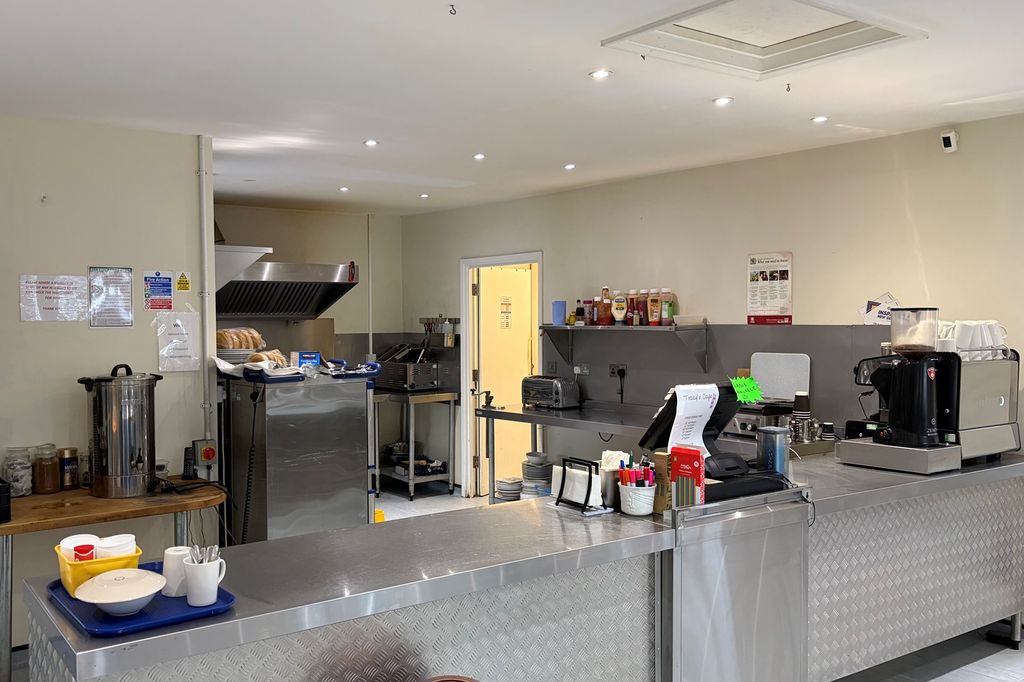 Property photo 2 of 7