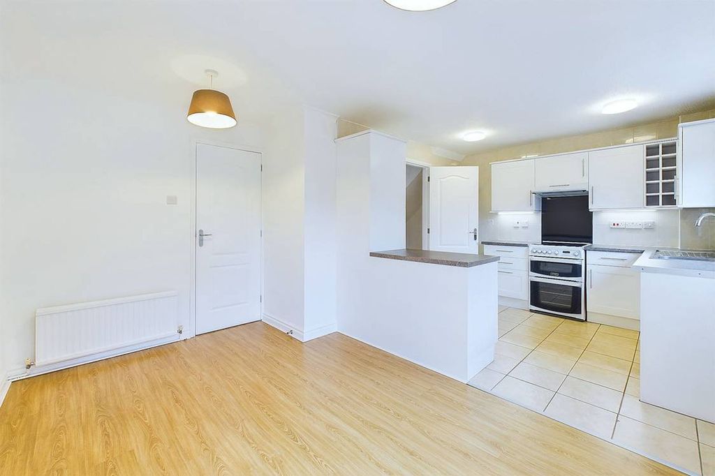 Property photo 3 of 18 Dining Area