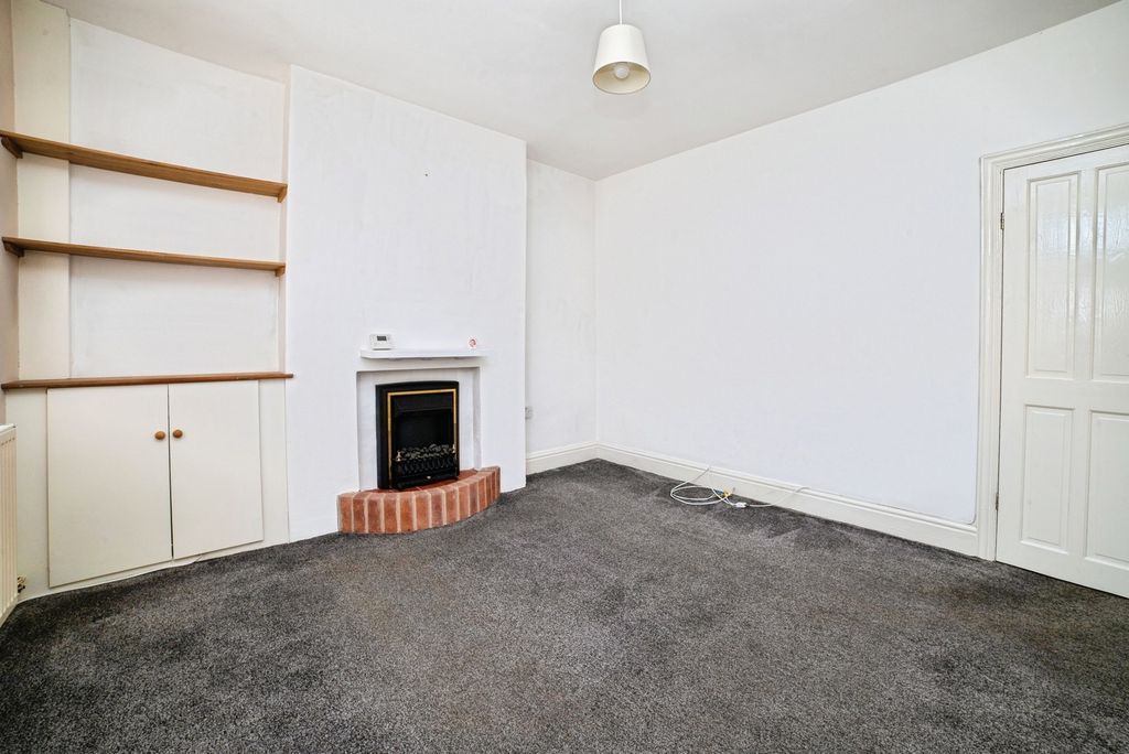 Property photo 2 of 16 Pbox-Img.Jpg