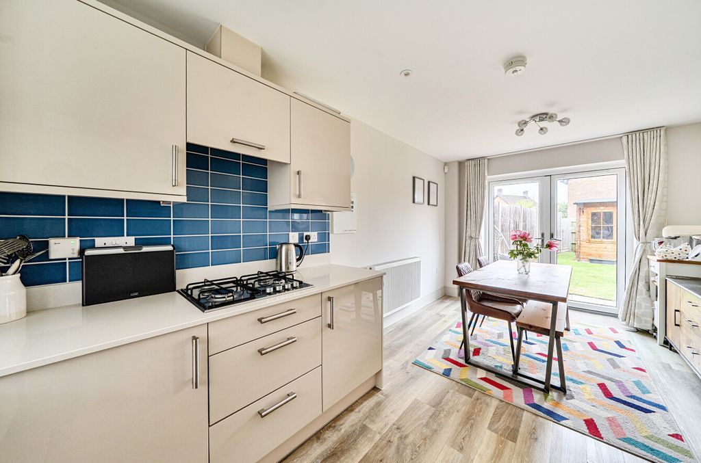 Property photo 3 of 21 1472420-9-6A229Bb...