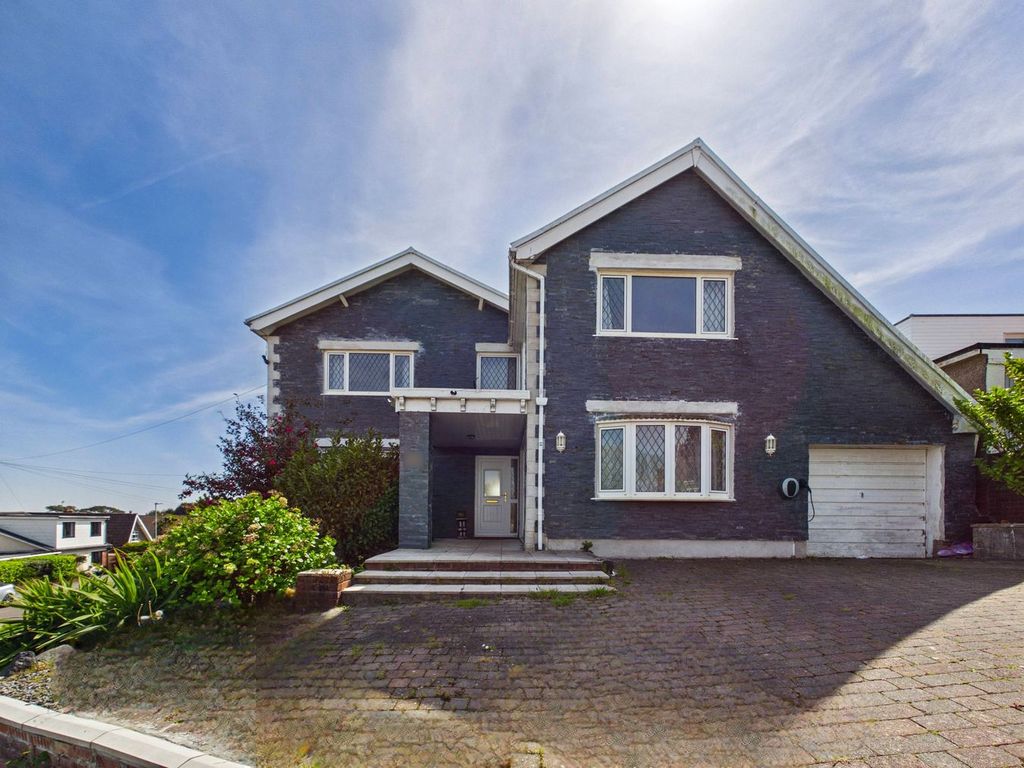 Property photo 1 of 52