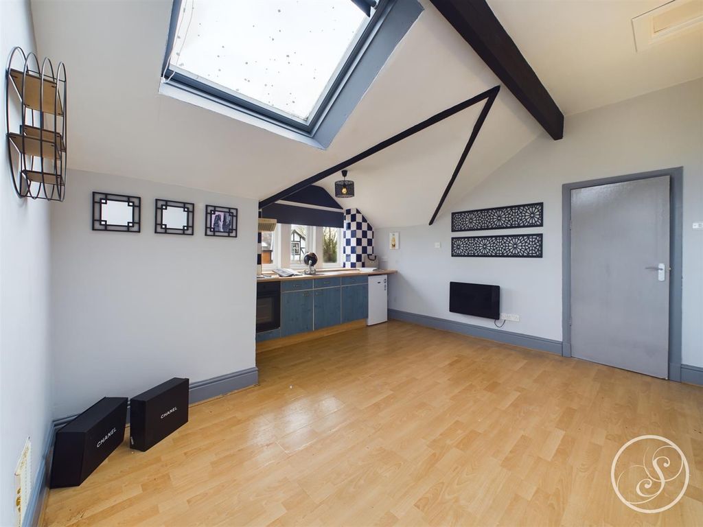 Property photo 3 of 8 Cam02071G0-Pr0239-Still008.Jpg