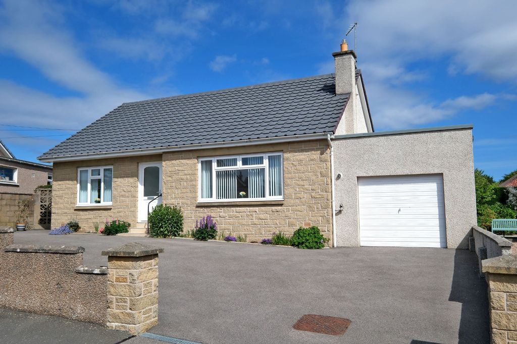 Property photo 1 of 20 Front External