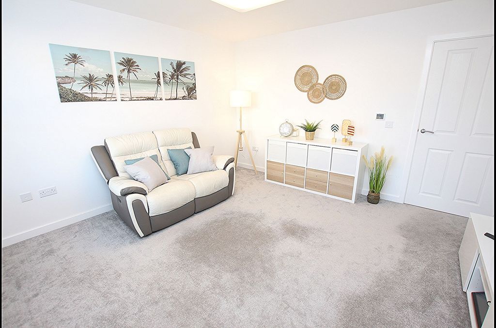 Property photo 2 of 17 Lounge