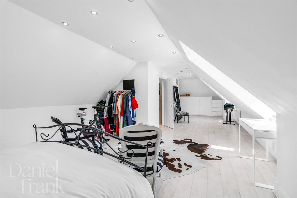 Additional image 44 of 5 bed detached house for saleThe Uplands, Loughton IG10