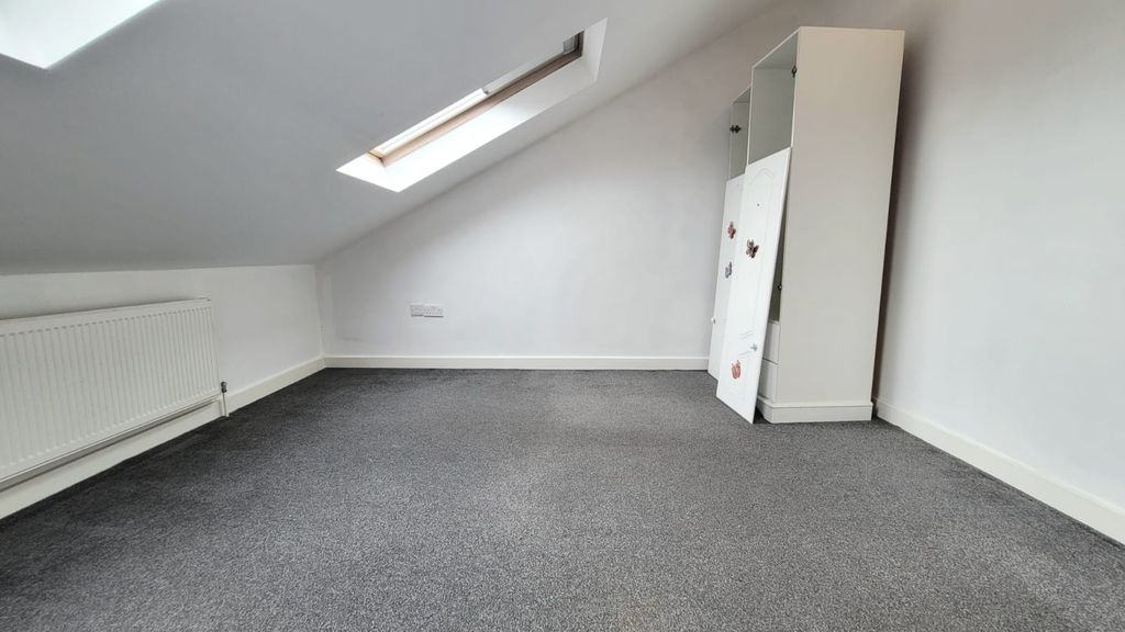 Property photo 3 of 7 Image