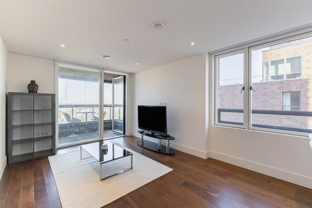 Property photo 2 of 20 104519_Apartment 63 121 Upper Richmond Road (4)_Lo