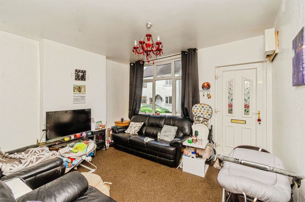 Property photo 2 of 14