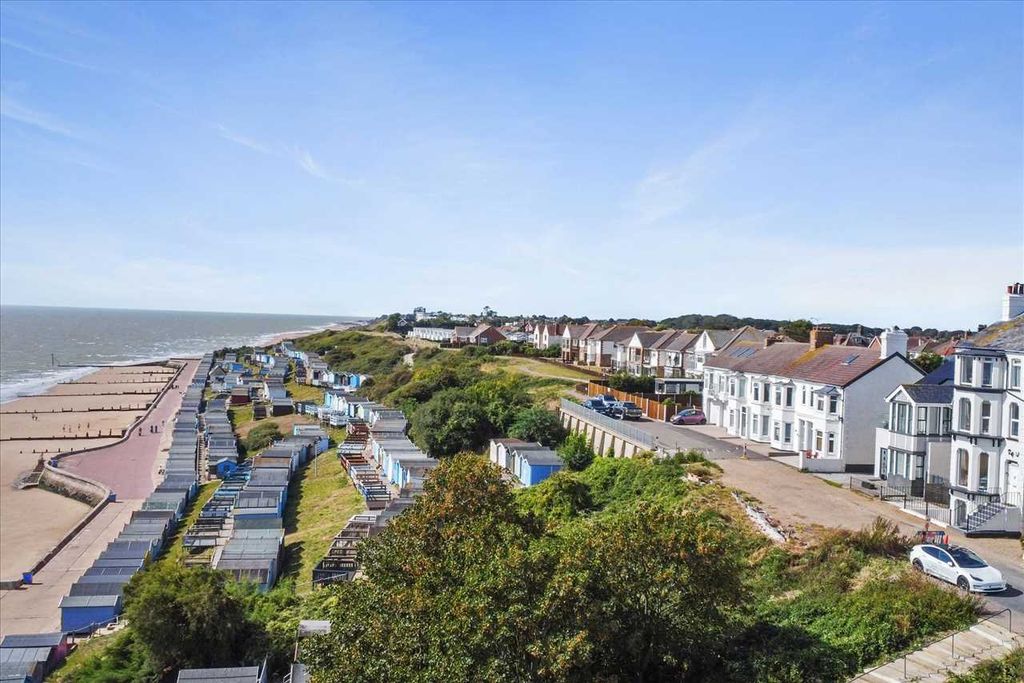 Property photo 3 of 23