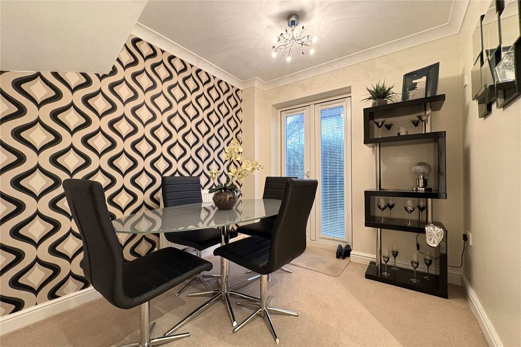 Property photo 2 of 17 Picture No. 13