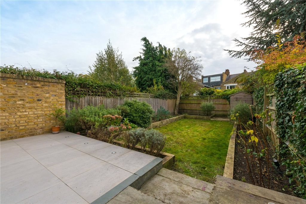 Property photo 2 of 18 Picture No. 35