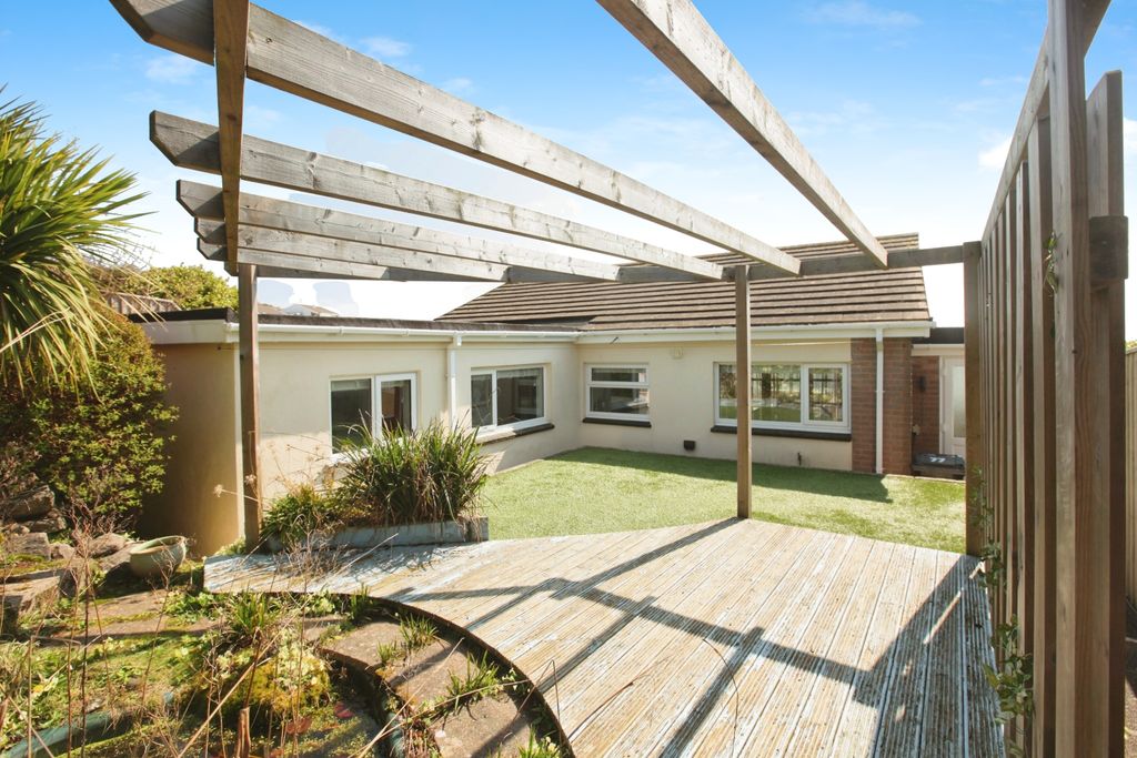 Property photo 3 of 21 Rear Garden