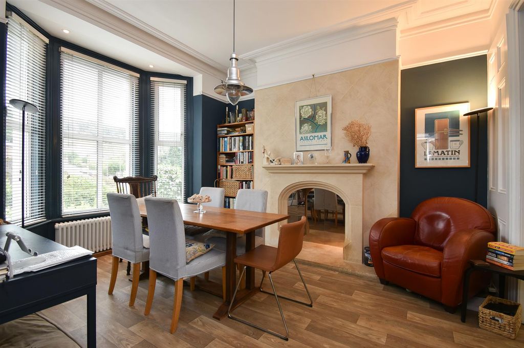 Property photo 3 of 33 Dining Room