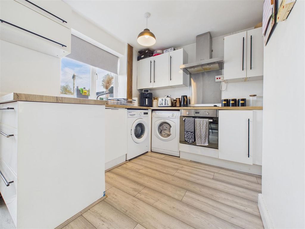 Property photo 3 of 12 Cam02453G0-Pr0214-Still008.Jpg