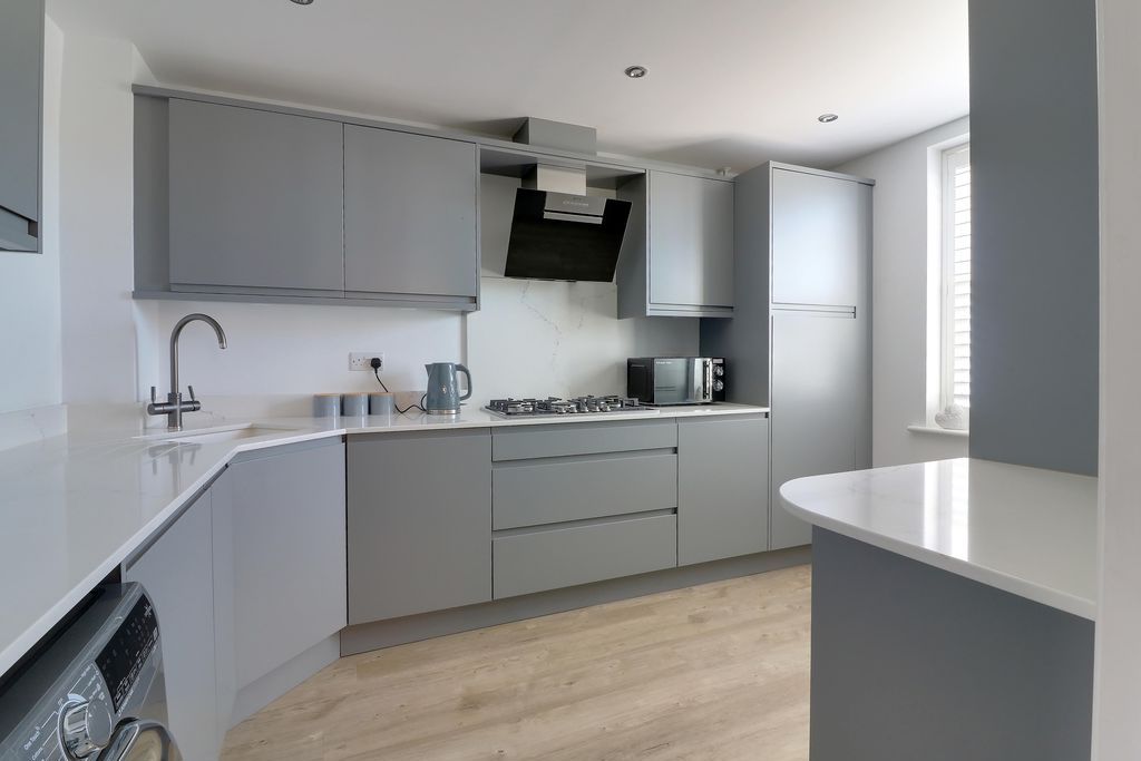 Property photo 2 of 24 Kitchen