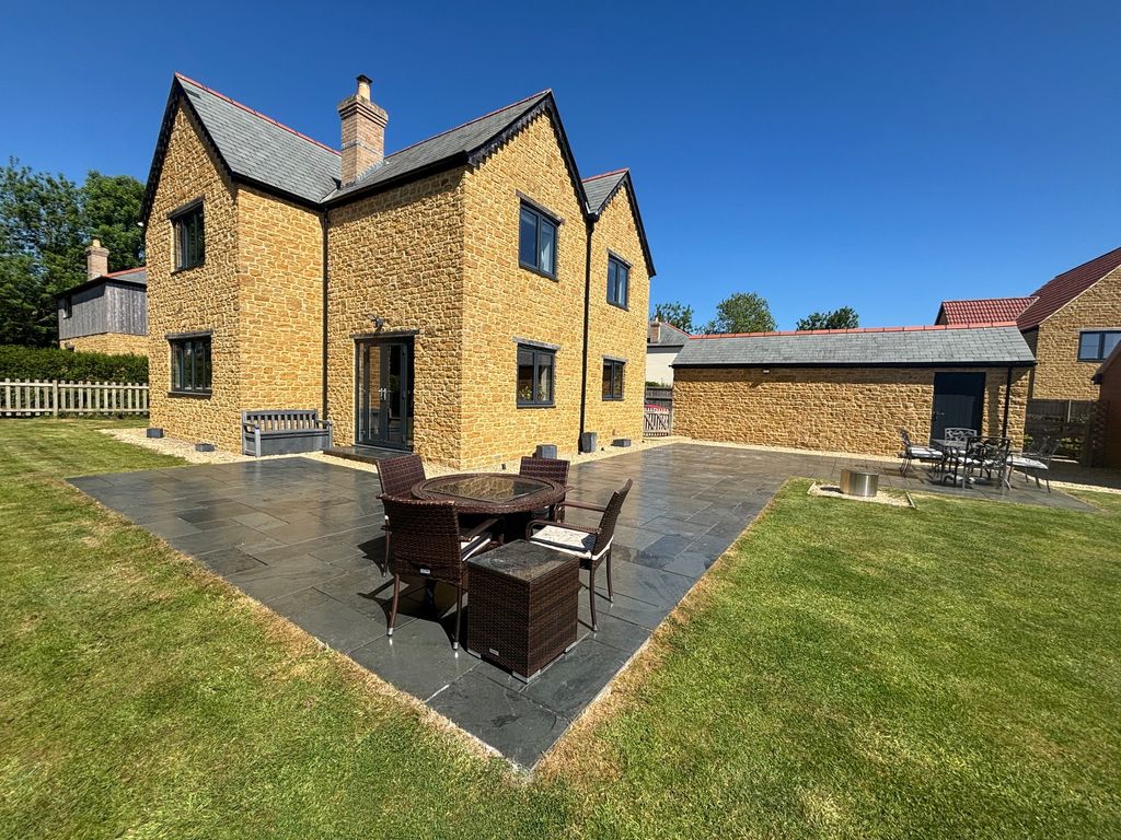 Property photo 1 of 39