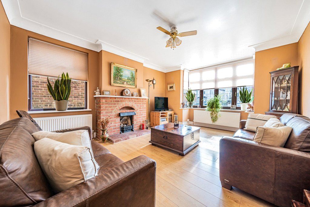 Property photo 3 of 22 Reception