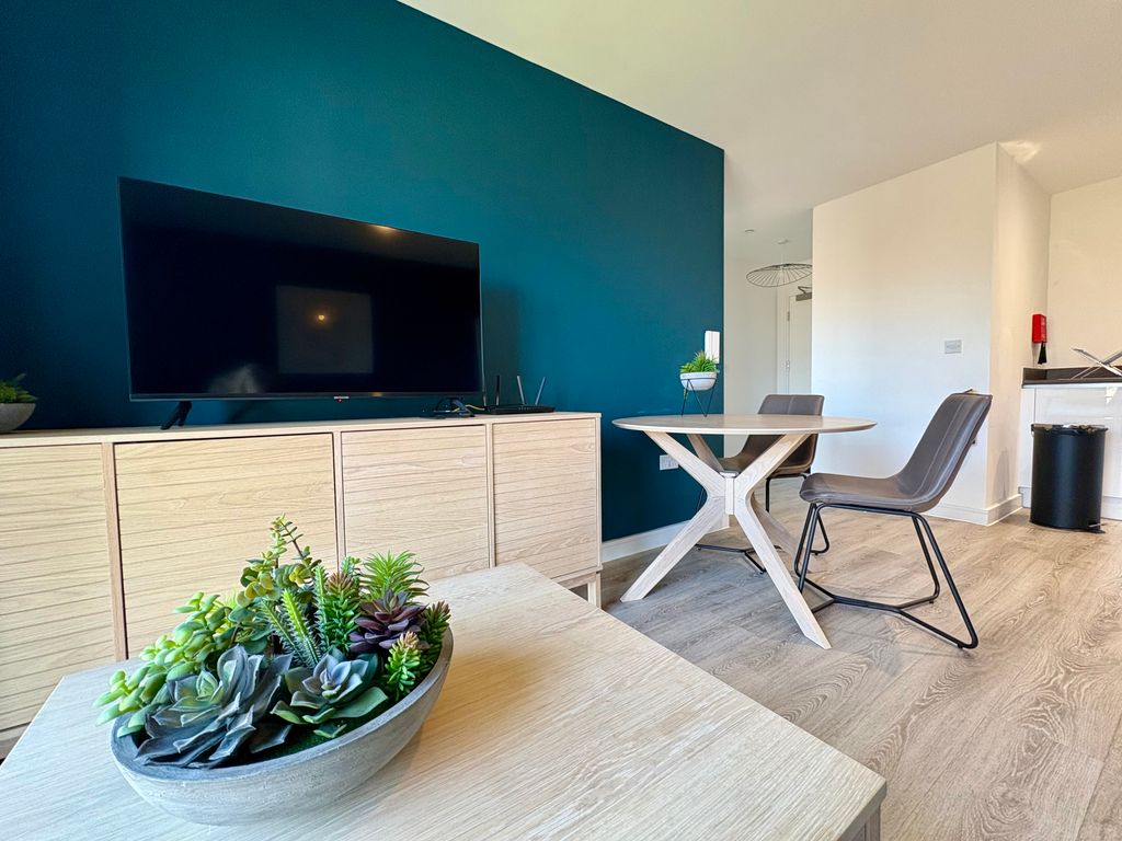 Property photo 1 of 9 Image