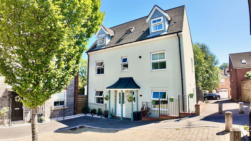 Property photo 1 of 37