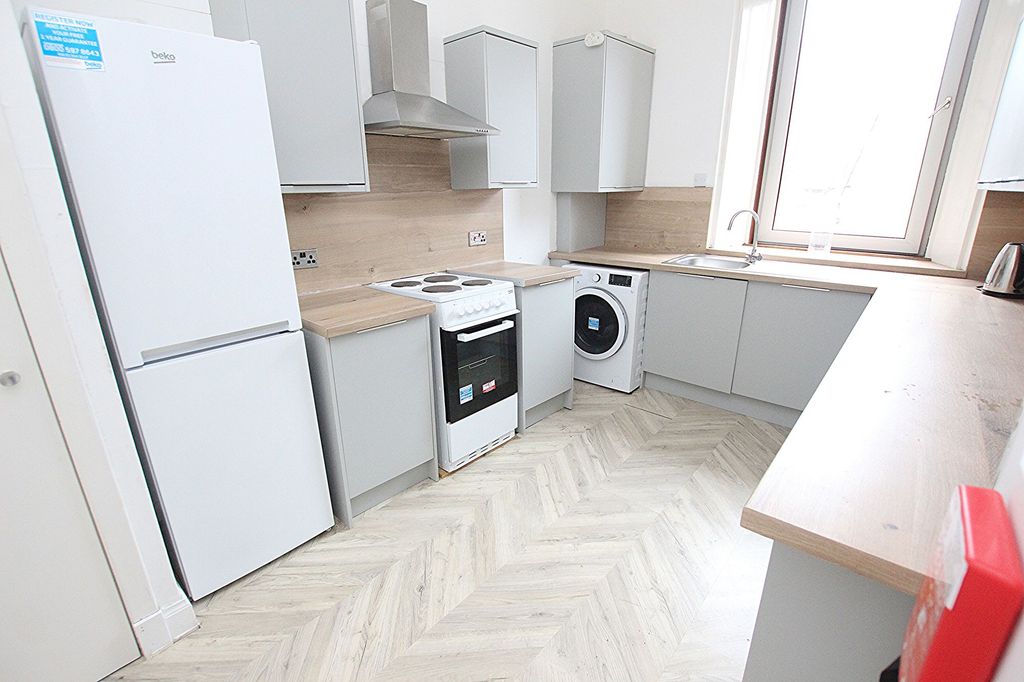 Property photo 2 of 14 Kitchen