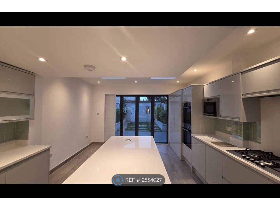 Property photo 2 of 34 Kitchen