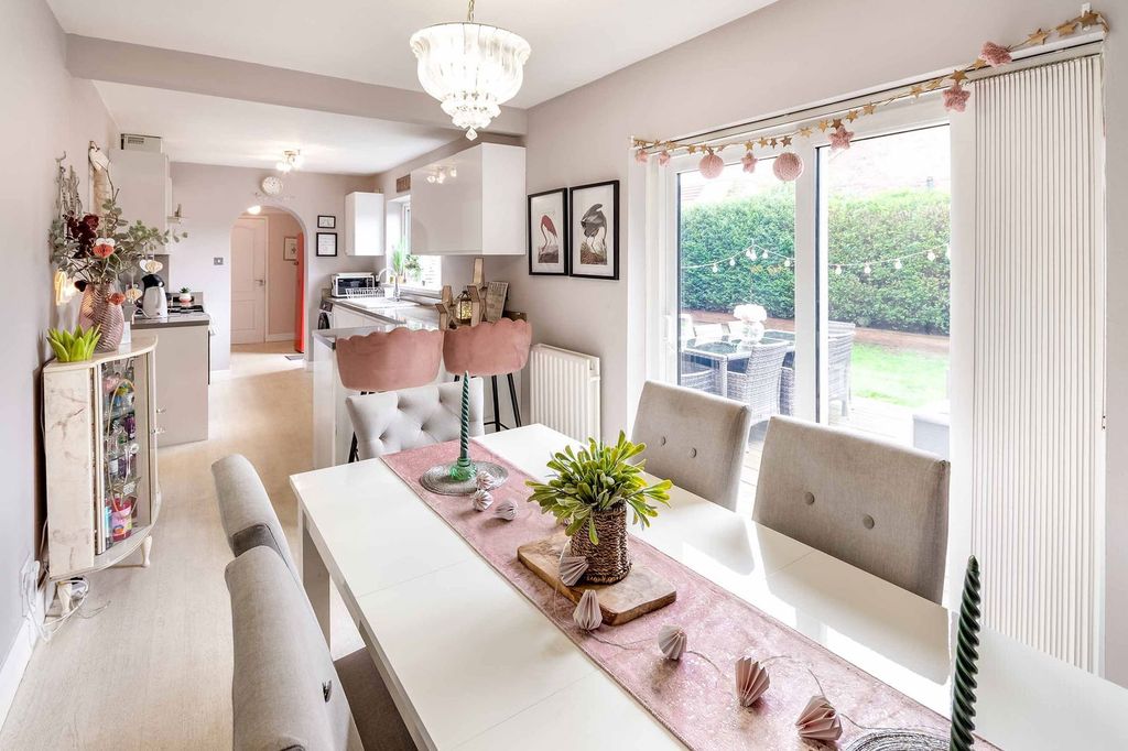 Property photo 3 of 25