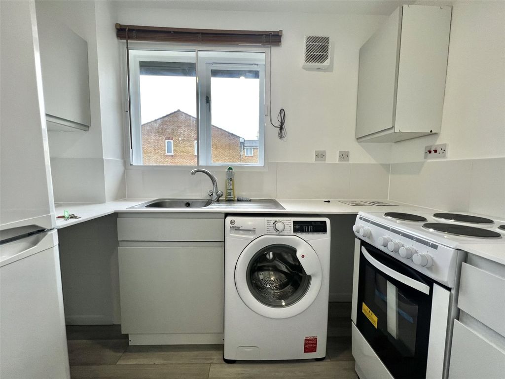 Property photo 2 of 9 Picture No. 26