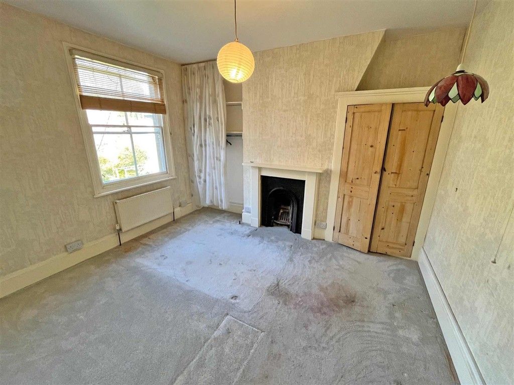 Property photo 3 of 6