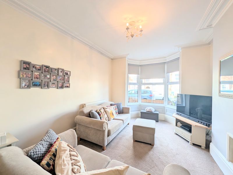 Property photo 2 of 16 Lounge