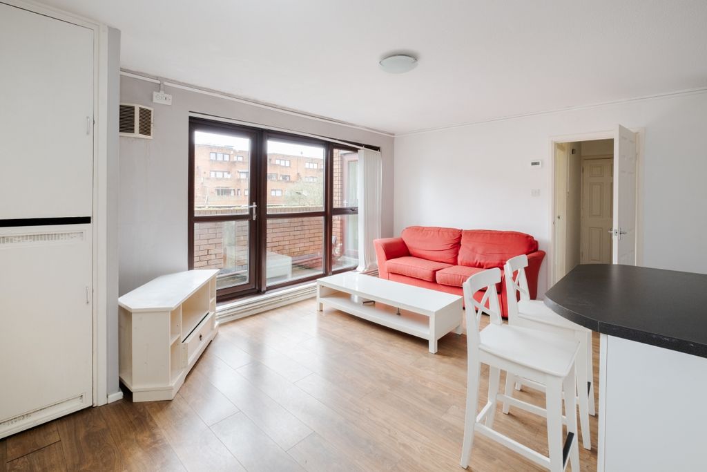 Property photo 3 of 9 Sturmer Way