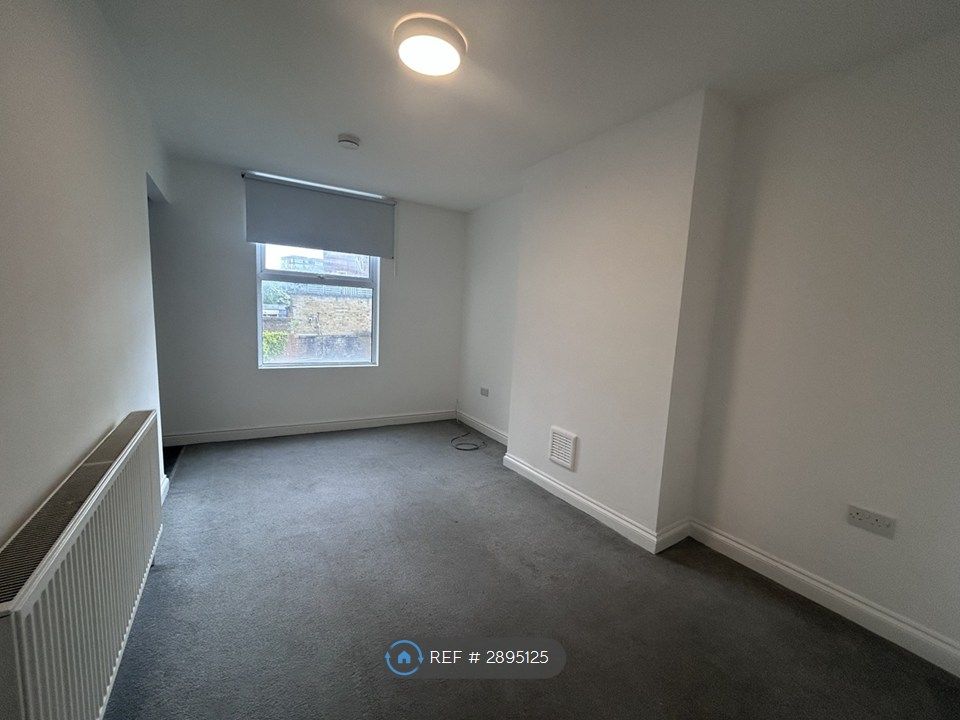 Property photo 2 of 6 Lounge