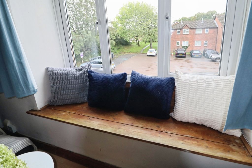 Property photo 3 of 12