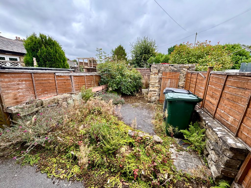 Property photo 2 of 6 Garden