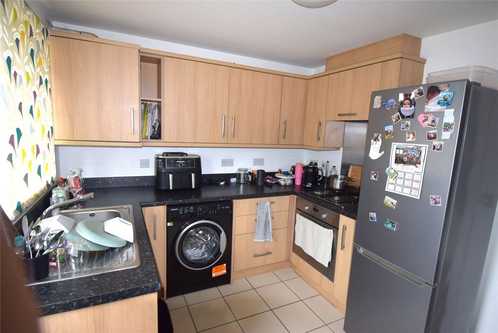 Property photo 3 of 8 Picture No. 01