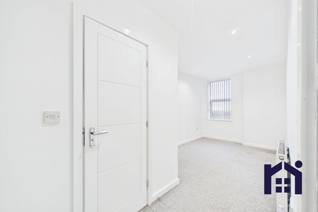 Property photo 3 of 13 Bedroom 1