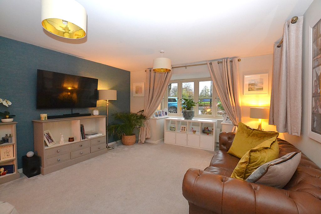 Property photo 3 of 42