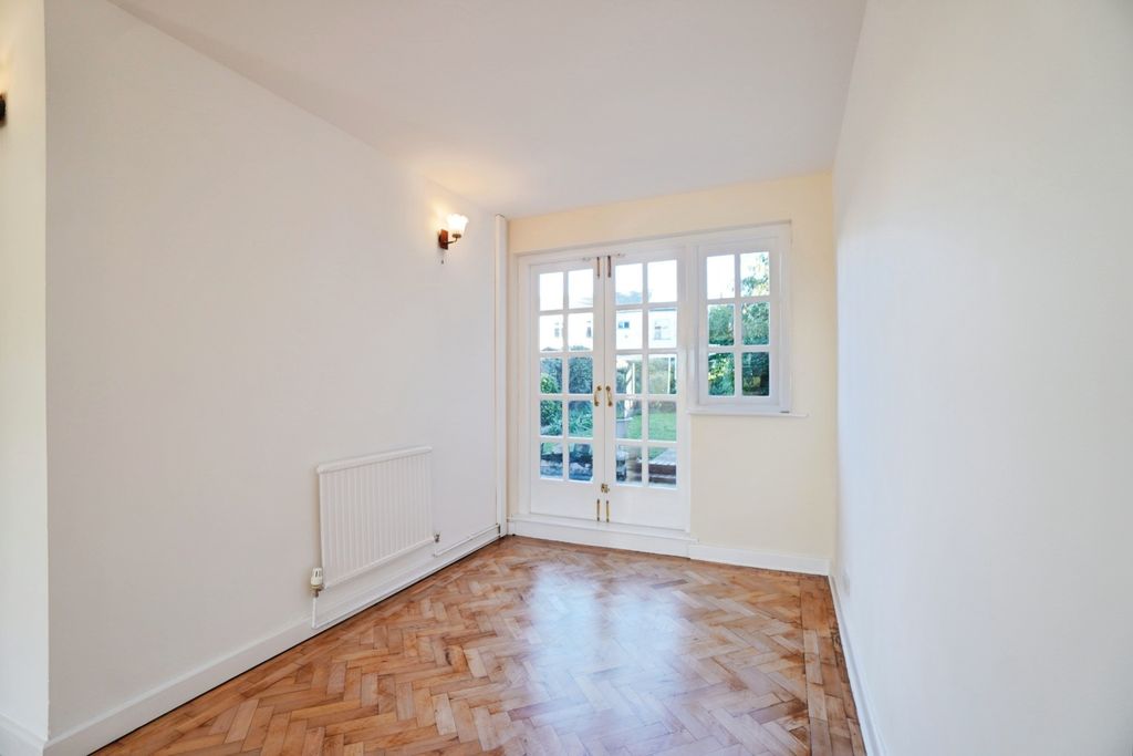 Property photo 3 of 13 4712016