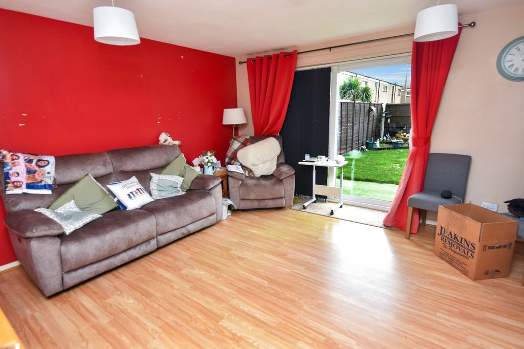 Property photo 2 of 12 Picture No. 29