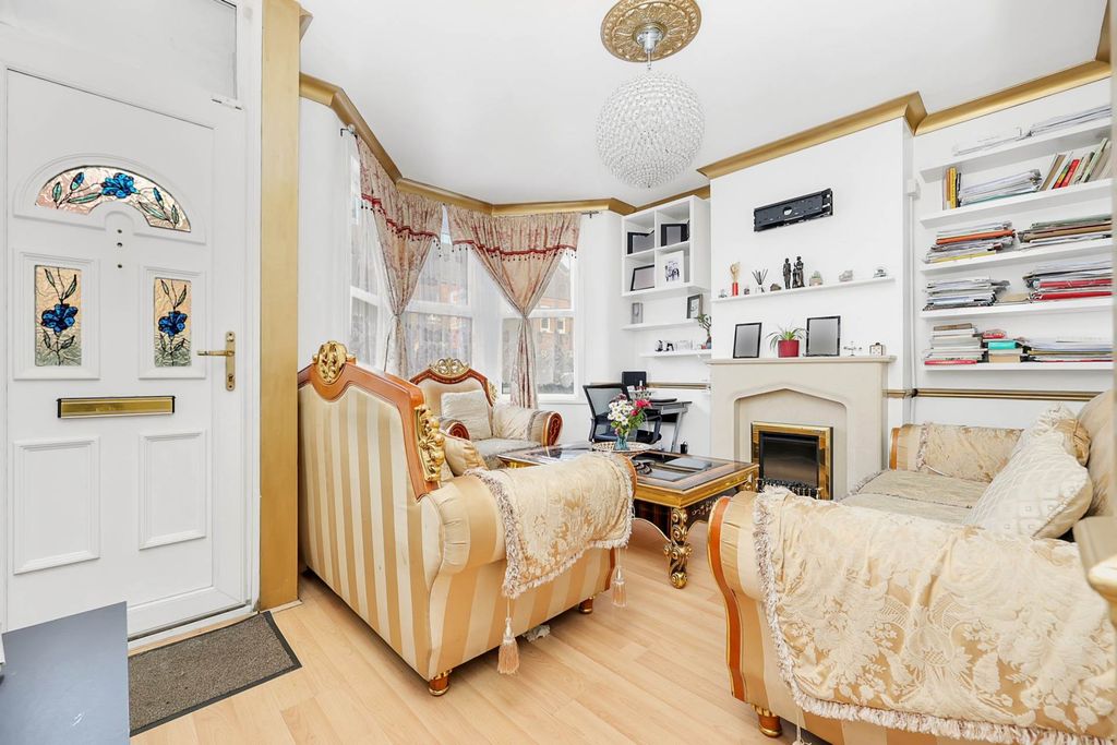 Property photo 2 of 13