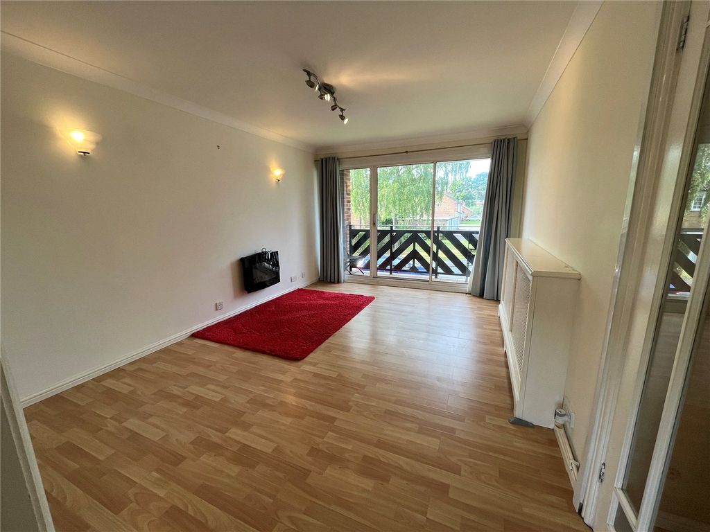 Property photo 2 of 6 Picture No. 14