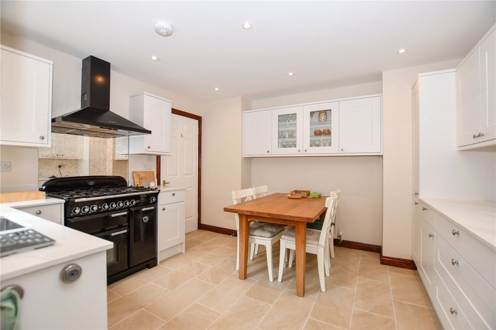 Property photo 2 of 18 Picture No. 08
