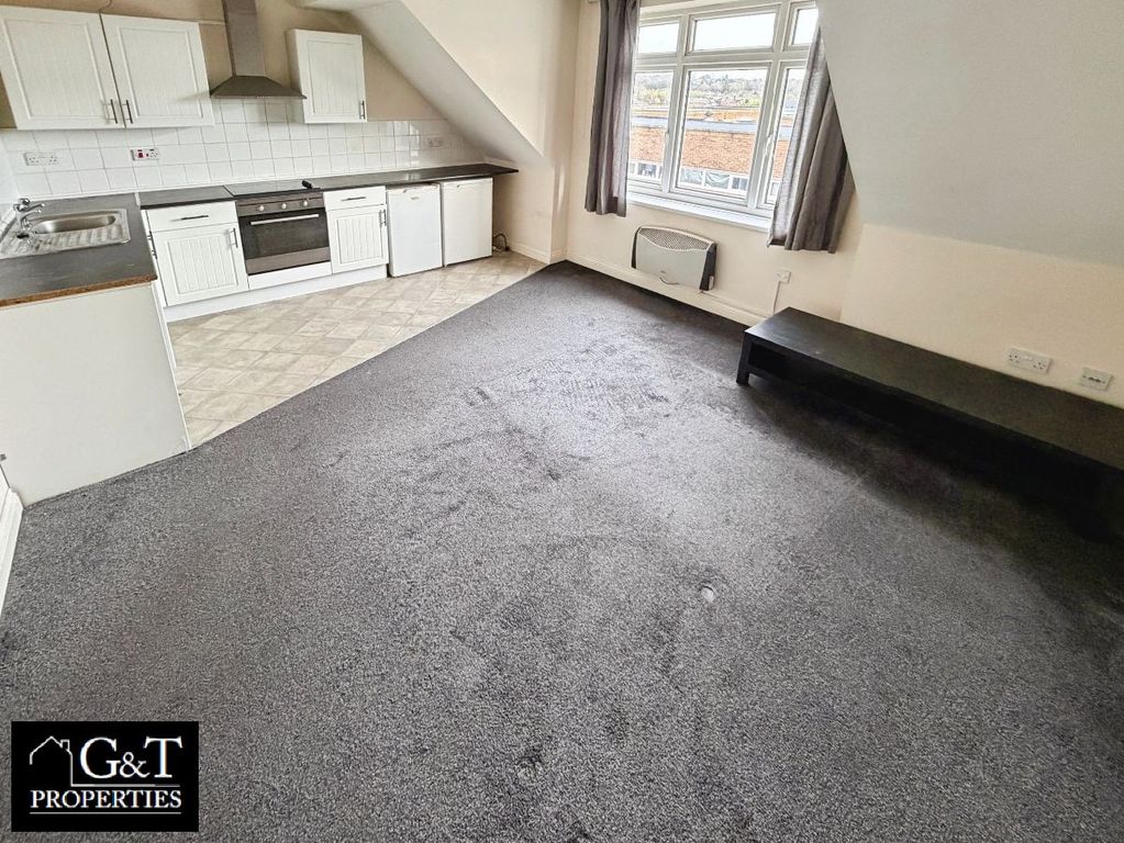 Property photo 3 of 12 Kitchen/Living Area